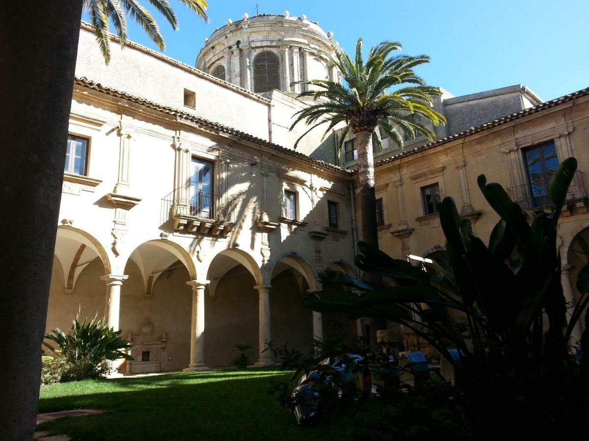 Liz House Apartment Caltagirone Bagian luar foto