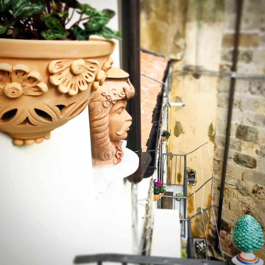 Liz House Apartment Caltagirone Bagian luar foto