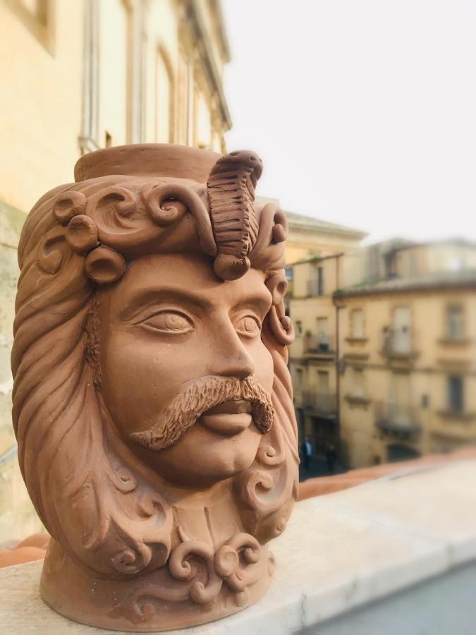 Liz House Apartment Caltagirone Bagian luar foto